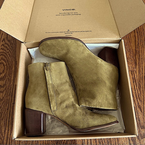 VINCE suede ankle Boots - NWT - Size 10 - Picture 13 of 14